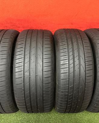235 60 18 - 255 55 18 Gomme Estive Porsche Macan