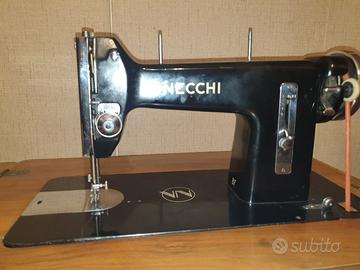 macchina da cucire con mobile