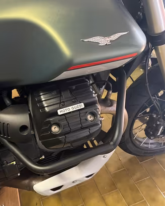 Moto guzziv85tt praticamente nuova poco trattabile