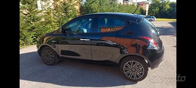 LANCIA Ypsilon 1.0 FireFly 5 porte  Hybrid Silv