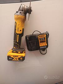 Smerigliatrice Flex a batteria dewalt
