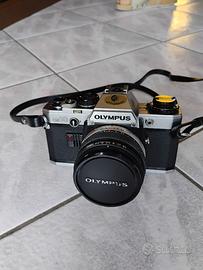 macchina fotografica olympus OM10