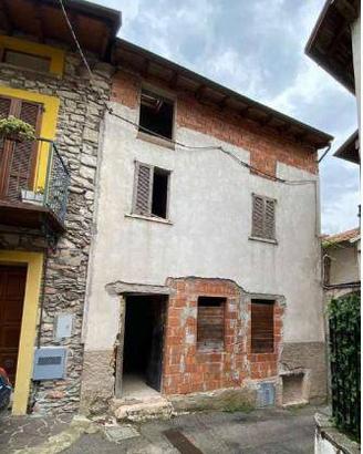 Immobile in asta di 142 m² con 5 locali a Besano