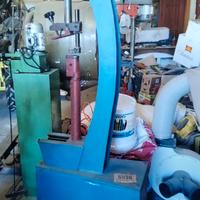 macchina da calzolaio per fissare i tacchi