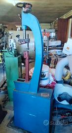 macchina da calzolaio per fissare i tacchi