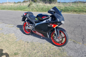 Aprilia rs 125 poggiali black 04 full power +casco