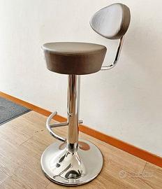 coppia sgabelli pelle e acciaio inox