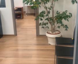 Ufficio/negozio/studio medico/ privato vende