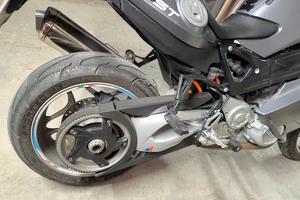 BMW f800st
