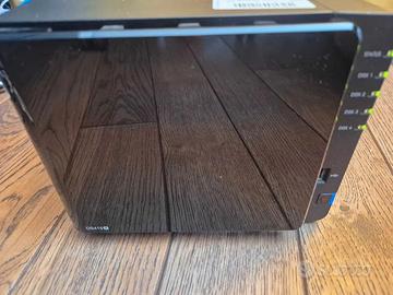 Synology DS415+ NAS a 4 baie + 4× HGST da 12 TB (4