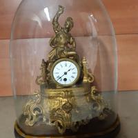 Antico orologio a campana