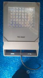 12 Fari di led per campi di padel