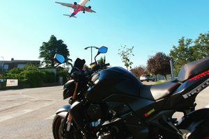 KAWASAKI Z750-R Black Edition