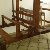Antico telaio per tessitura