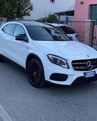 Mercedes 200  executive GLA NIGT EDITION  4 matic