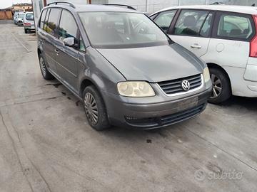 pezzi ricambio volkswagen touran 1.6 benz 16v 2005