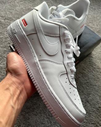 Sneakers basse SupremexNike Air Force 1 bianche/43