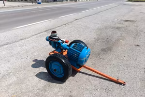 pompa marca Landini con motore elettrico