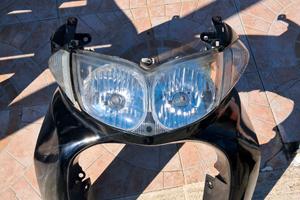 Suzuki Burgman 400 gruppo ottico e carena