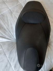 Sella xmax 250 a 77€,  scudo  + luci a 38€