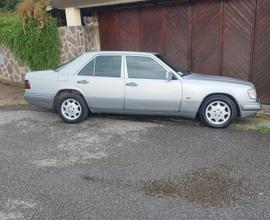 Mercedes Benz E200