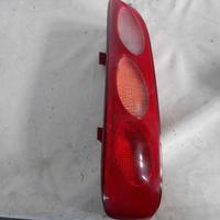 FANALE POSTERIORE DX A LED INTEGRATO NEL PORTELLON