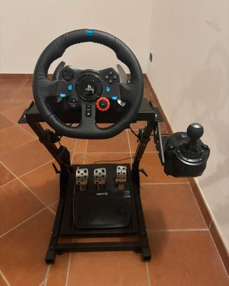 Volante Logitech con pedaliera, cambio e supporto