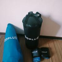 Sacco da boxe e guantoni