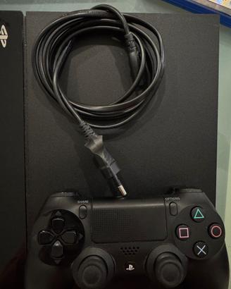 PS4 500GB come nuova + 4 giochi