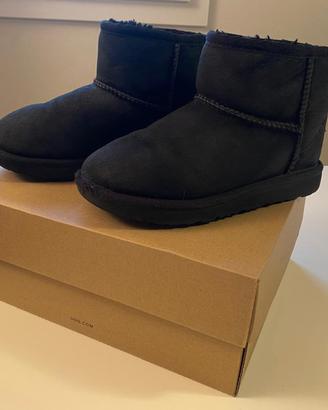 UGG mini classic black kids. Taglia 32.5