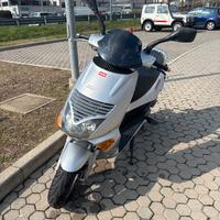 Scooter Aprilia leonardo 150