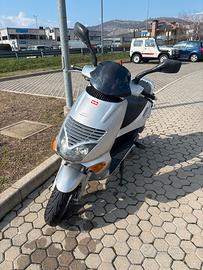 Scooter Aprilia leonardo 150