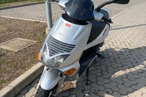 Scooter Aprilia leonardo 150