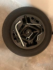 Pneumatico Pirelli + kit emergenza