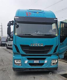 Trattore stradale iveco stralis 560