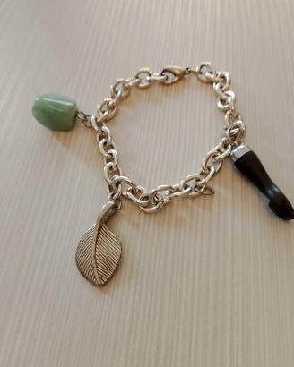 braccialetto colore argento con pietra verde,