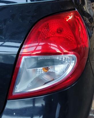 Fanale posteriore destro RENAULT CLIO del 2011