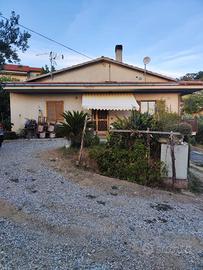 Vengo casa con terreno
