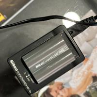 Caricatore Nikon MH-18a - Batteria Nikon