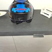 Casco nuovo indossato una volta