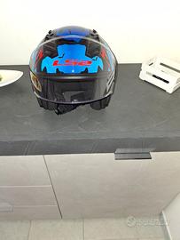 Casco nuovo indossato una volta