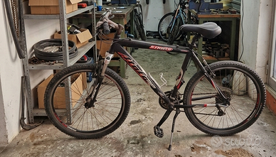 bicicletta mountain bike marca Atala