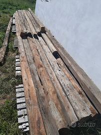 Travi in legno per tetto baita