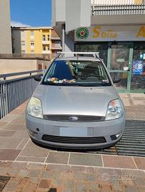 Ford Fiesta 1.2 Ghia 2005 • 227.000 km • Benzina •