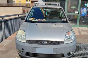 Ford Fiesta 1.2 Ghia 2005 • 227.000 km • Benzina •