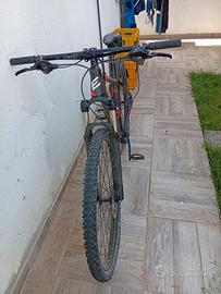 Mountain bike 