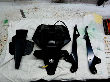 PORTA TARGA ORIGINALE COMPLETO  LUCE Yamaha MT09