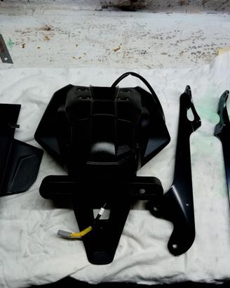 PORTA TARGA ORIGINALE COMPLETO  LUCE Yamaha MT09