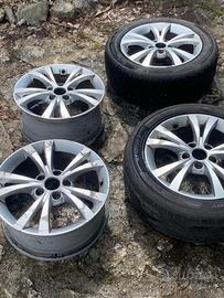 Cerchi Alfa Romeo Giulietta con 2 gomme