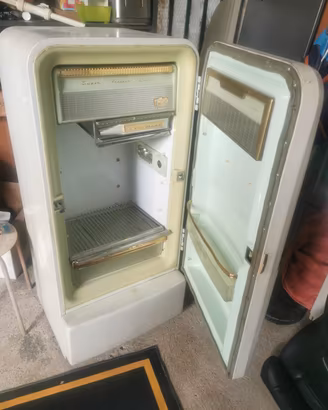 frigorifero anni 30 funzionante 